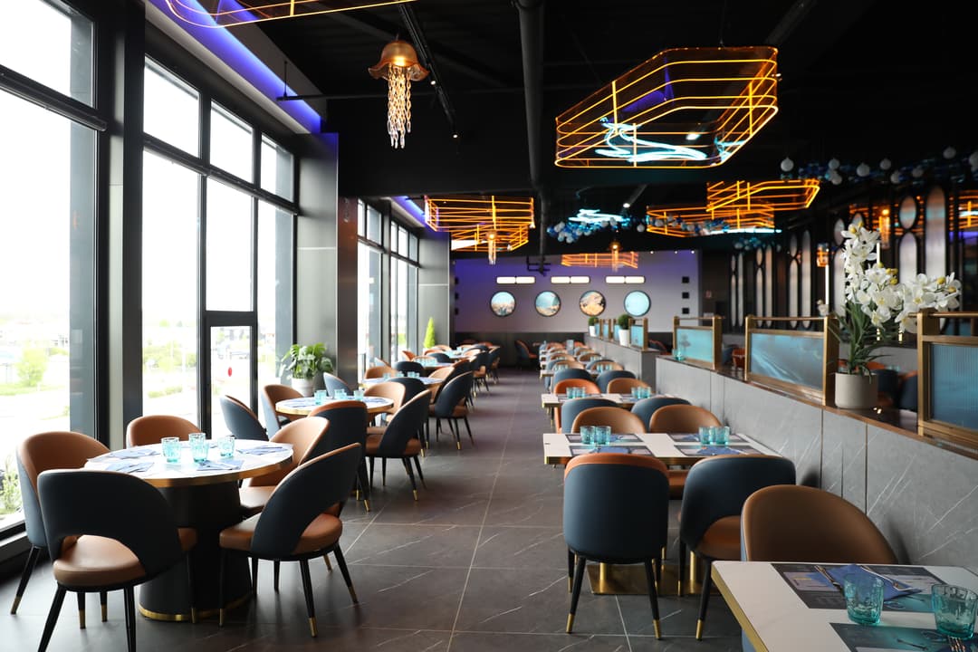 Salle à manger élégante avec décoration moderne